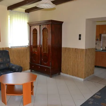 Arany Tisza Apartmanhaz Poroszlo Exterior photo