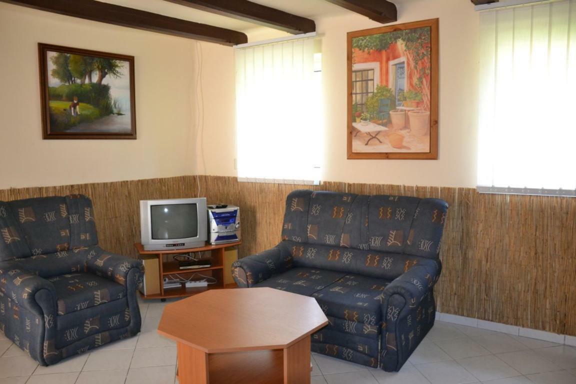 Arany Tisza Apartmanhaz Poroszlo